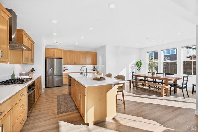 7448 Wendy Dr, Rohnert Park, CA 94928