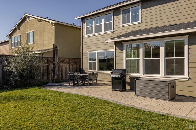 7448 Wendy Dr, Rohnert Park, CA 94928