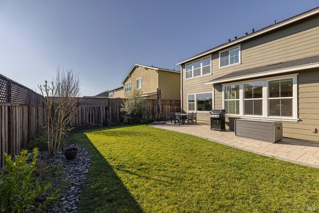 7448 Wendy Dr, Rohnert Park, CA 94928