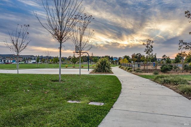 7448 Wendy Dr, Rohnert Park, CA 94928