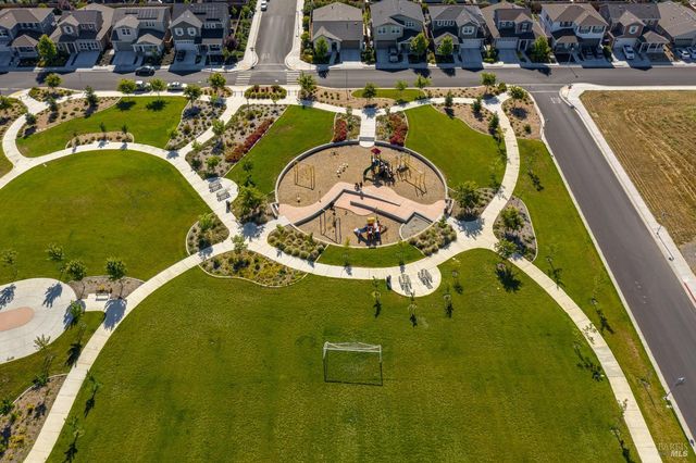 7448 Wendy Dr, Rohnert Park, CA 94928