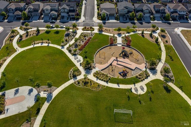 7448 Wendy Dr, Rohnert Park, CA 94928