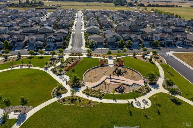 7448 Wendy Dr, Rohnert Park, CA 94928