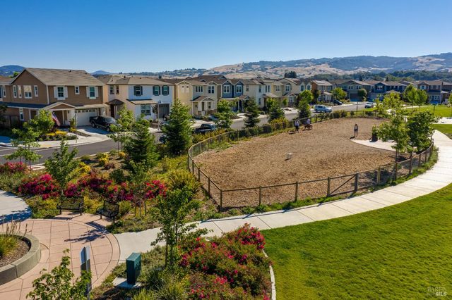 7448 Wendy Dr, Rohnert Park, CA 94928