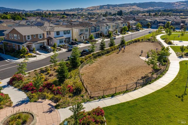 7448 Wendy Dr, Rohnert Park, CA 94928