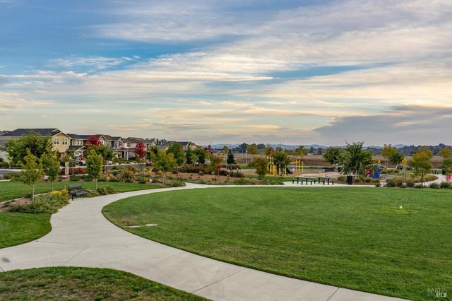 7448 Wendy Dr, Rohnert Park, CA 94928