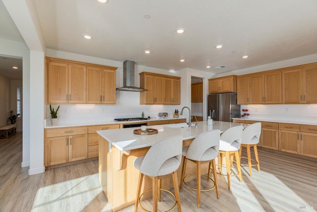 7448 Wendy Dr, Rohnert Park, CA 94928