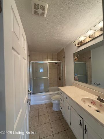 5400 Monaco Dr, Louisville, KY 40219
