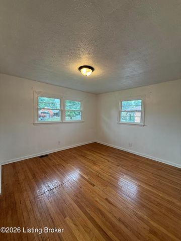5400 Monaco Dr, Louisville, KY 40219