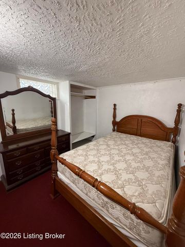5400 Monaco Dr, Louisville, KY 40219