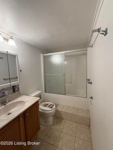 5400 Monaco Dr, Louisville, KY 40219