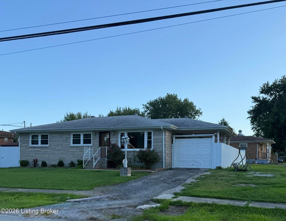 5400 Monaco Dr, Louisville, KY 40219