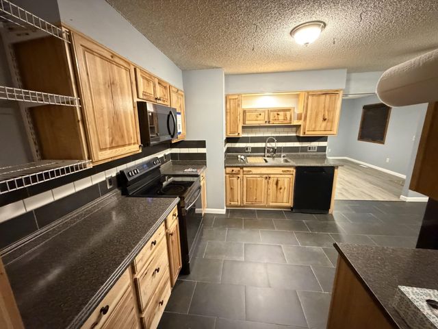 1645 N Old Orchard Avenue, Springfield, MO 65803