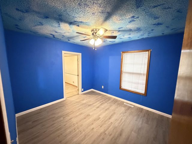 1645 N Old Orchard Avenue, Springfield, MO 65803