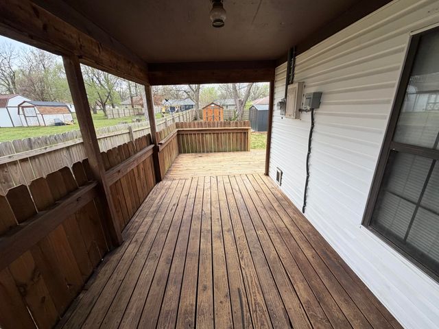 1645 N Old Orchard Avenue, Springfield, MO 65803