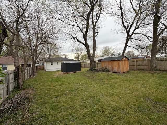 1645 N Old Orchard Avenue, Springfield, MO 65803