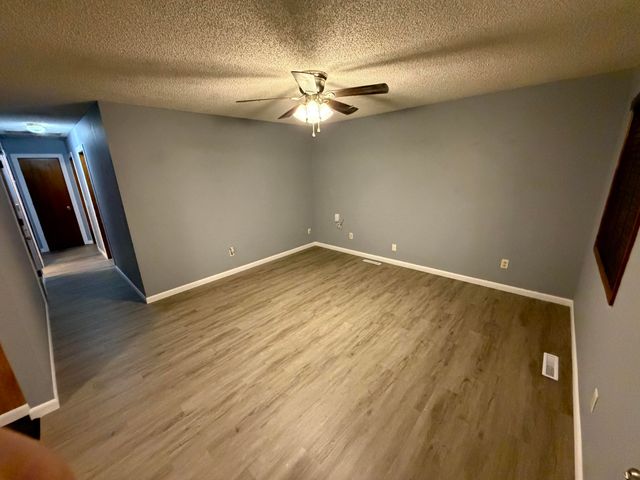 1645 N Old Orchard Avenue, Springfield, MO 65803