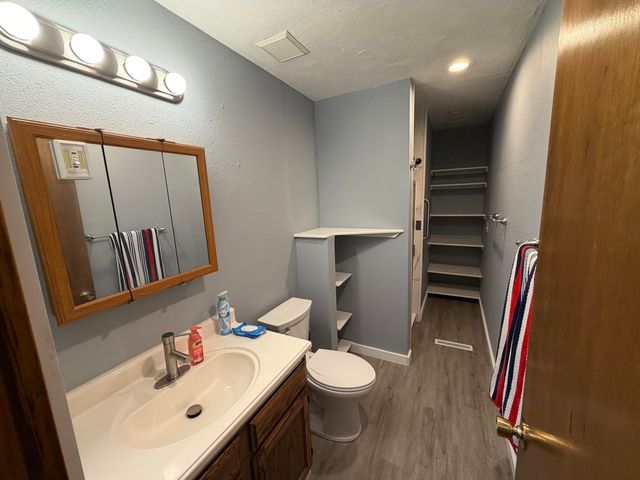 1645 N Old Orchard Avenue, Springfield, MO 65803