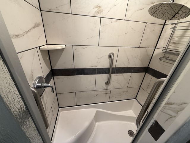 1645 N Old Orchard Avenue, Springfield, MO 65803