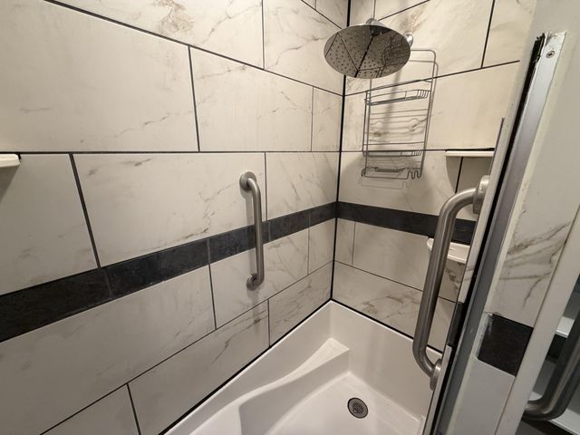 1645 N Old Orchard Avenue, Springfield, MO 65803