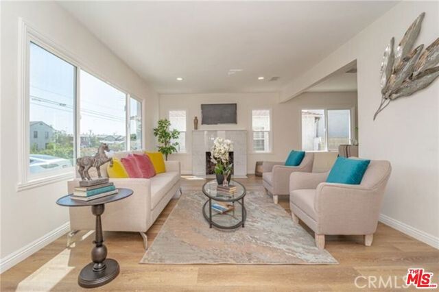 7317 Tujunga Avenue, North Hollywood, CA 91605