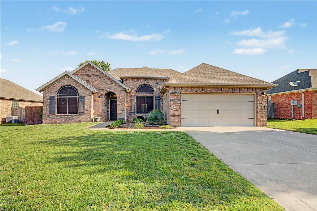 4208 SW Brownstone Avenue, Bentonville, AR 72712