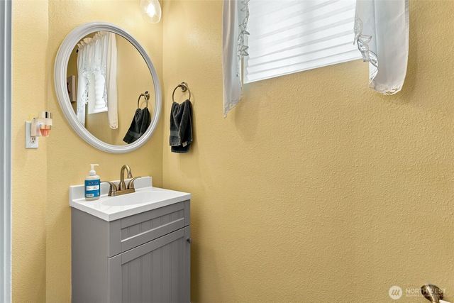 8112 Cantabella Court, Lacey, WA 98503