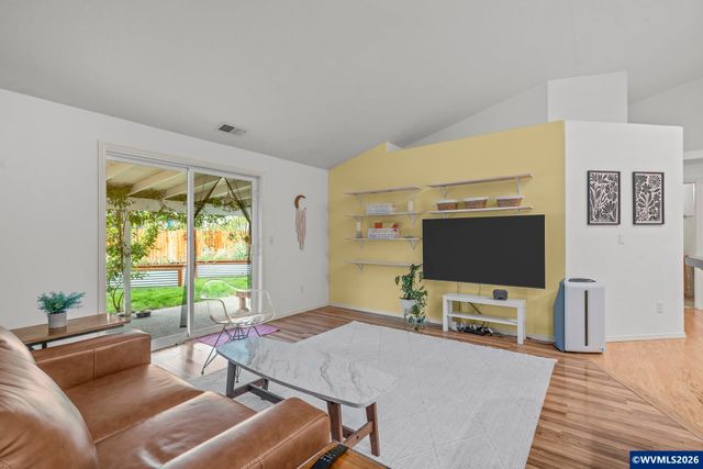 2443 SW Taylor Dr, Mcminnville, OR 97128