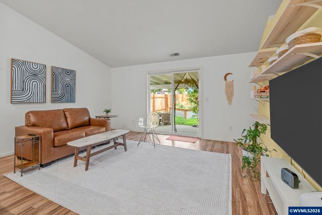 2443 SW Taylor Dr, Mcminnville, OR 97128