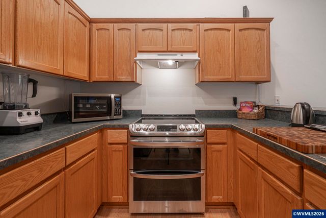 2443 SW Taylor Dr, Mcminnville, OR 97128