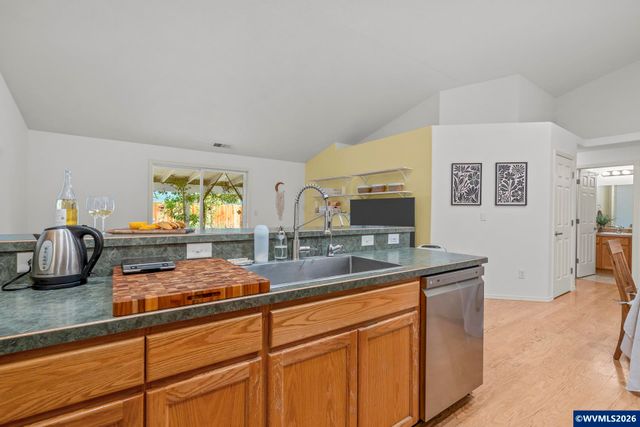 2443 SW Taylor Dr, Mcminnville, OR 97128