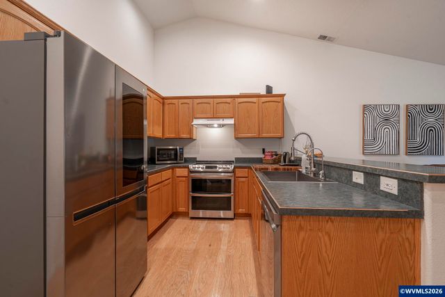 2443 SW Taylor Dr, Mcminnville, OR 97128