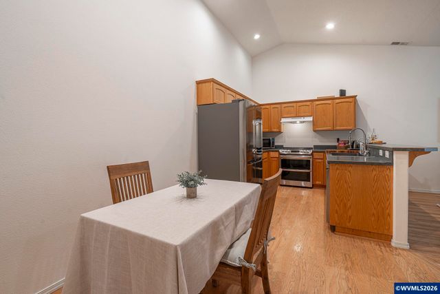 2443 SW Taylor Dr, Mcminnville, OR 97128