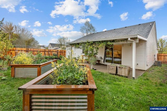 2443 SW Taylor Dr, Mcminnville, OR 97128