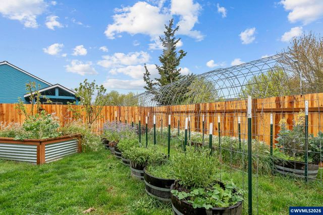 2443 SW Taylor Dr, Mcminnville, OR 97128