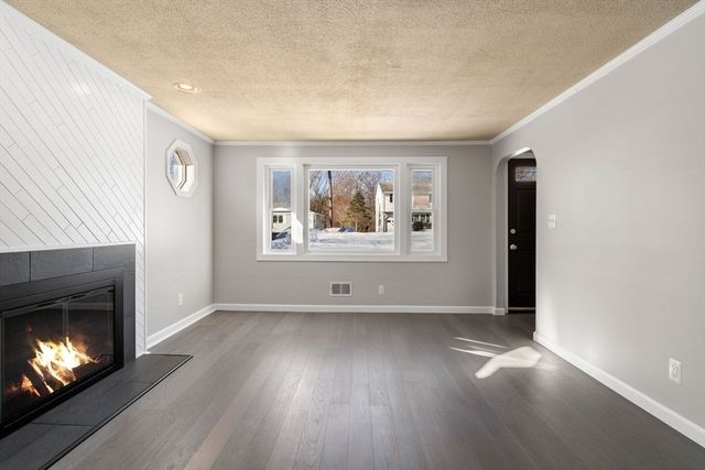 87 Hilldale Rd, Ashland, MA 01721