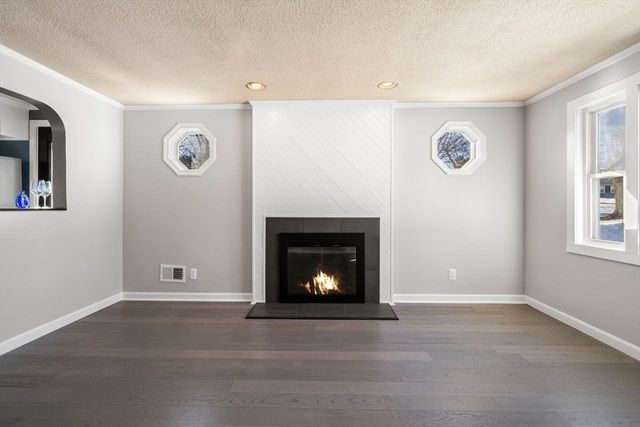 87 Hilldale Rd, Ashland, MA 01721