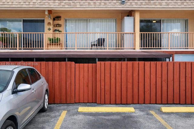 850 SW 129th Place 103, Miami, FL 33184