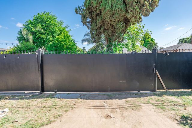 117 N N Street, Madera, CA 93637