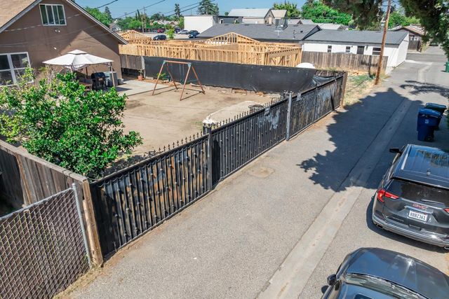 117 N N Street, Madera, CA 93637