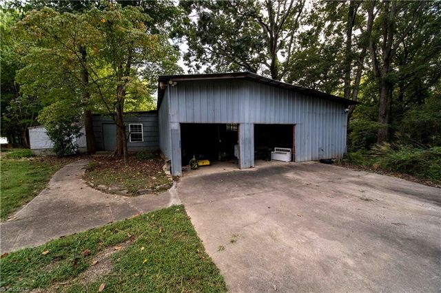 3304 Heitman Drive, Winston-salem, NC 27107
