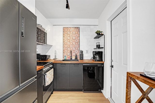 754 NE 40th St C, Fort Lauderdale, FL 33334