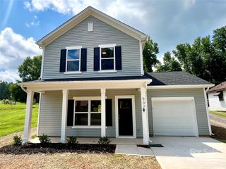907 W Georgia Avenue, Bessemer City, NC 28016