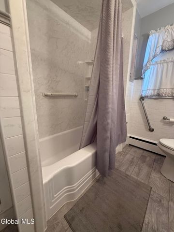 22 Peter Lane, Amsterdam, NY 12010