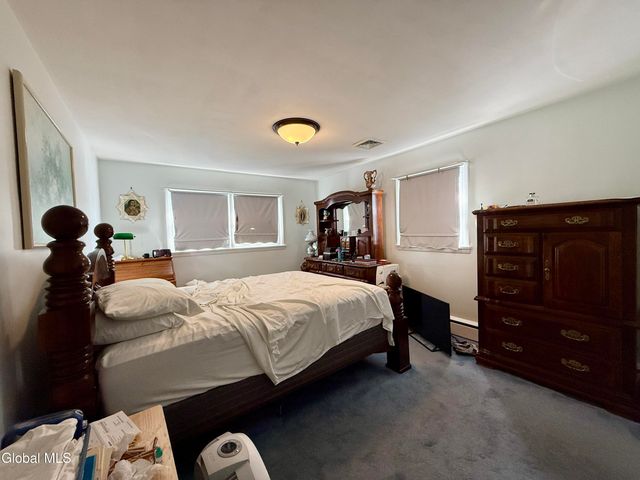 22 Peter Lane, Amsterdam, NY 12010