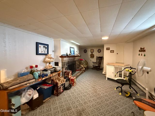 22 Peter Lane, Amsterdam, NY 12010