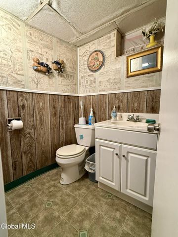 22 Peter Lane, Amsterdam, NY 12010