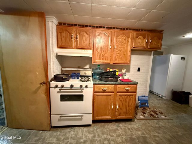 22 Peter Lane, Amsterdam, NY 12010