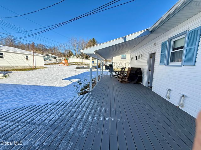 22 Peter Lane, Amsterdam, NY 12010