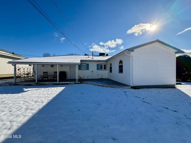 22 Peter Lane, Amsterdam, NY 12010